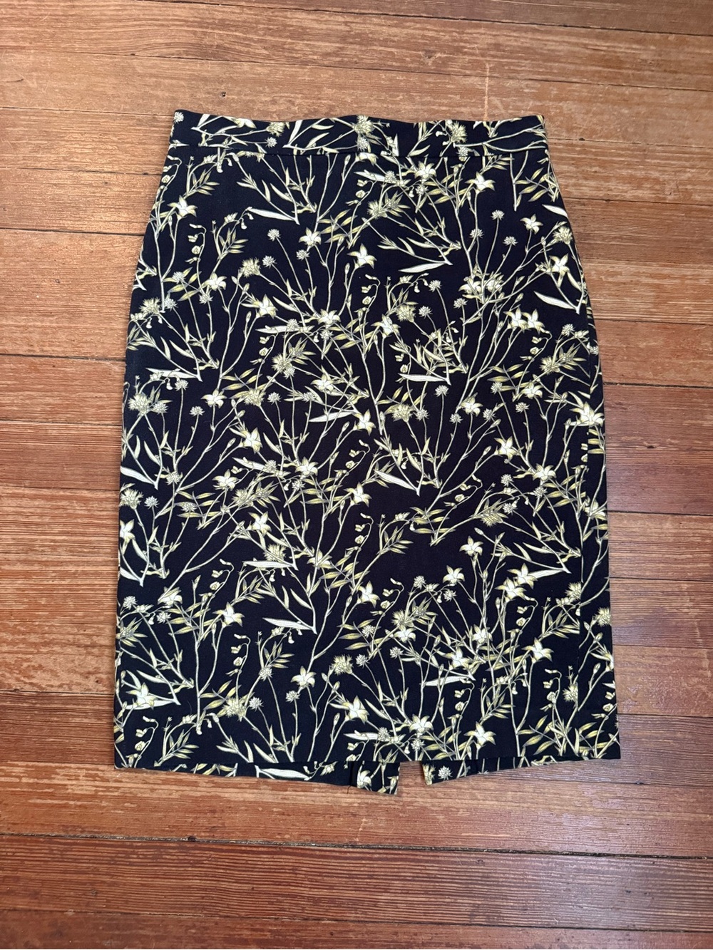 Banana Republic Women's Black and Yellow Floral Pencil Skirt Size 6